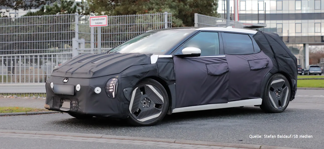 Kia EV4 hatchback erlkönig INSTADRIVE