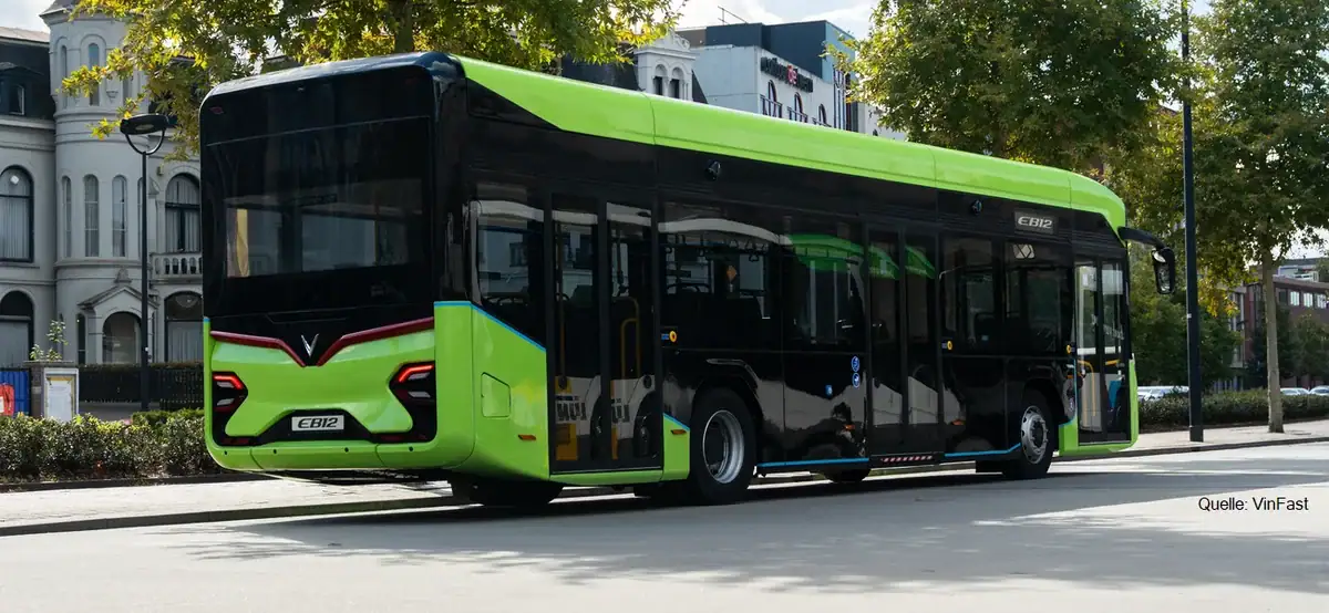 E-Bus-Test VinFast EB12 mit 400 km Reichweite Heck INSTADRIVE ecarso E-Bus-Test VinFast EB12 mit 400 km Reichweite Heck INSTADRIVE ecarso