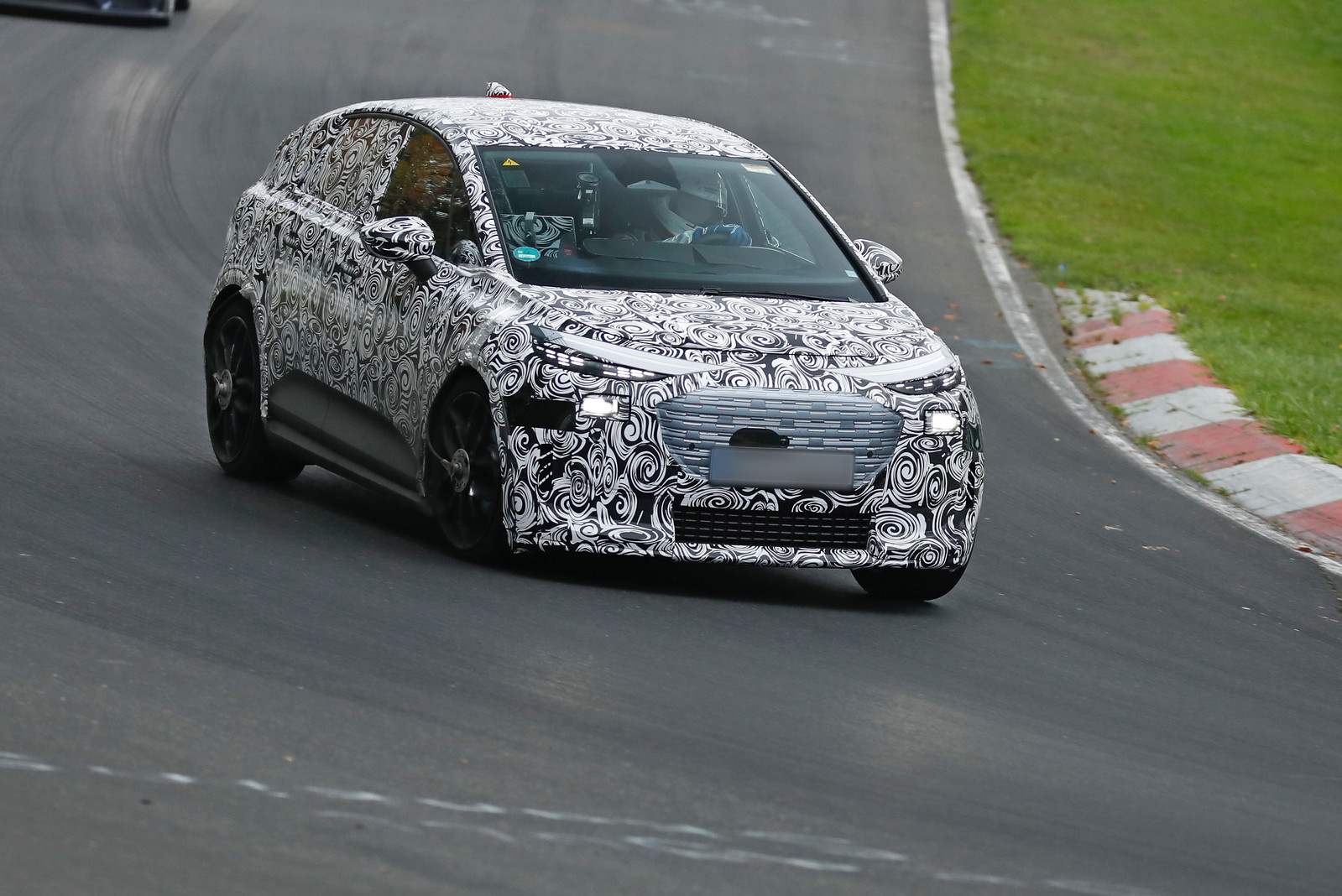 Audi A2 e-tron INSTADRIVE